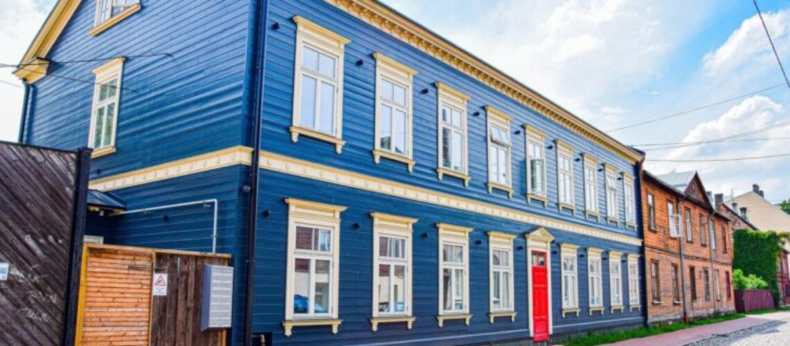 Avantages_et_inconvénients_de_la_peinture_acrylique_et_glycéro_dans_la_rénovation_maison