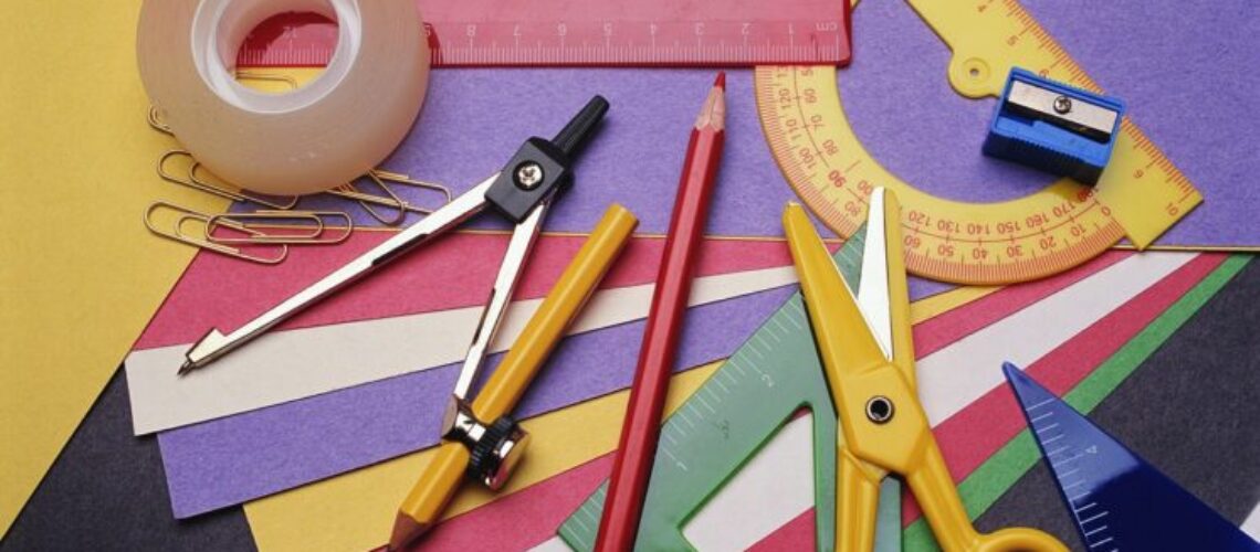 Guide_pas_à_pas_pour_utiliser_le_ruban_de_masquage_dans_vos_projets_de_décorations_d’intérieur