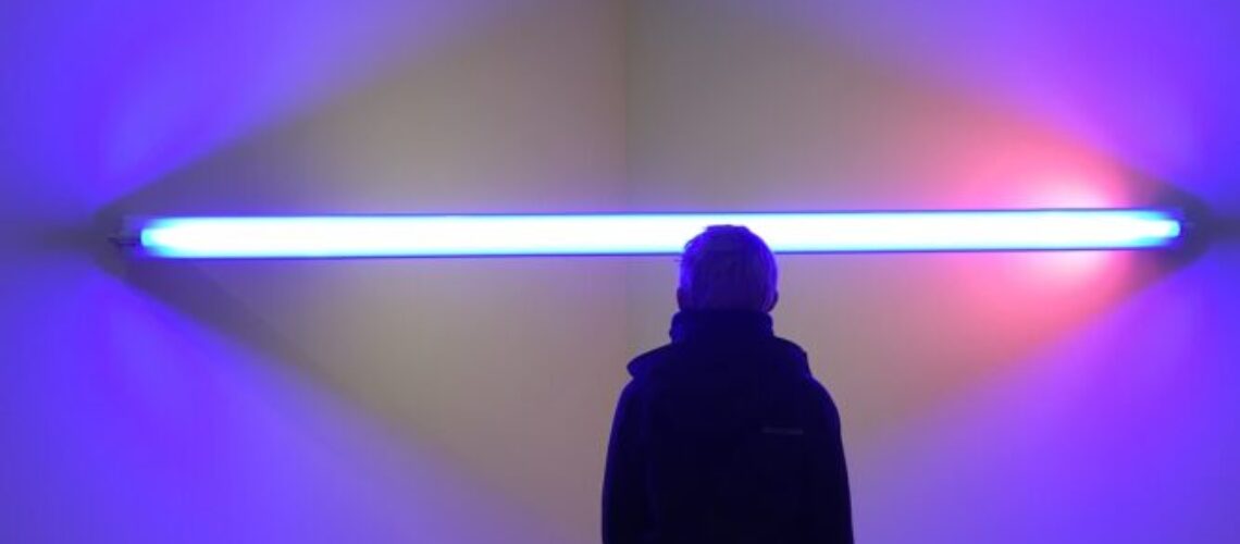 Peinture_phosphorescente_:_donner_une_touche_lumineuse_à_votre_maison