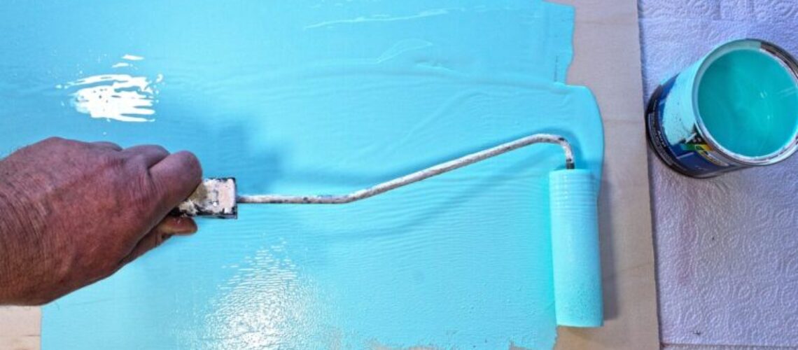 Peinture_satinée_vs_peinture_mate_:_laquelle_choisir_pour_votre_intérieur_?